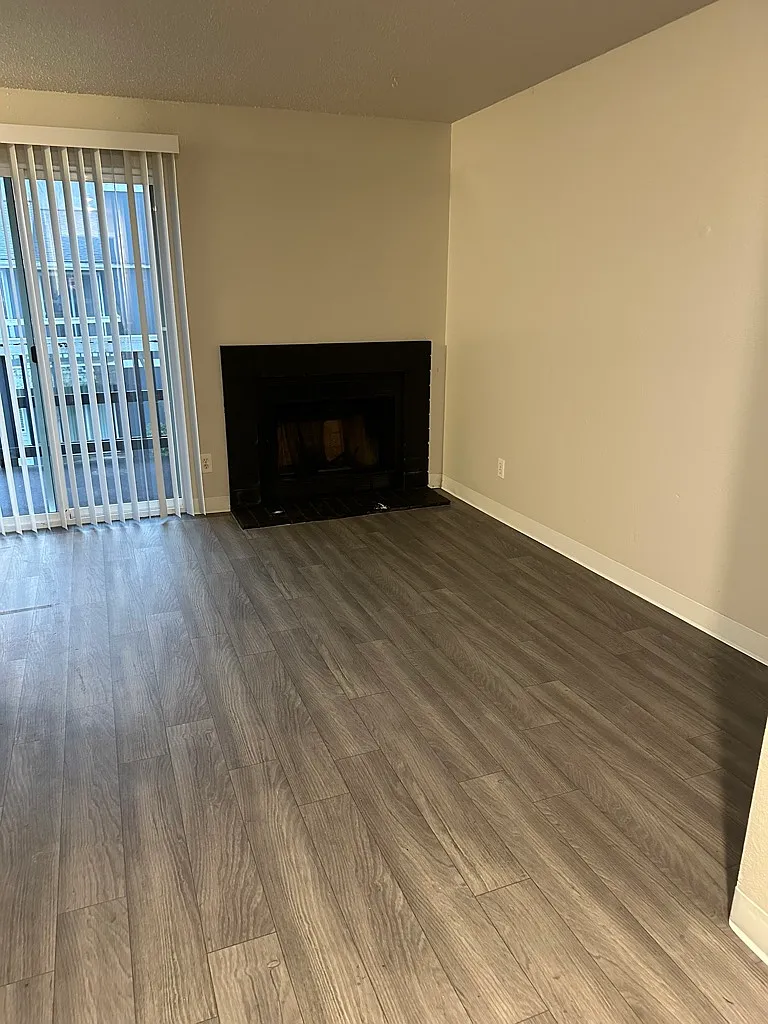 1 bed, 695 sqft, $1,295 — Photo 4