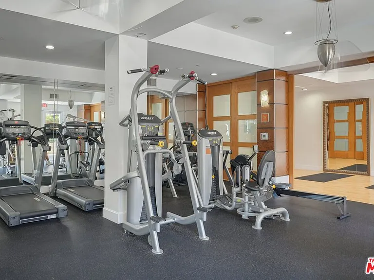 100 S Alameda St #115 — Photo 35