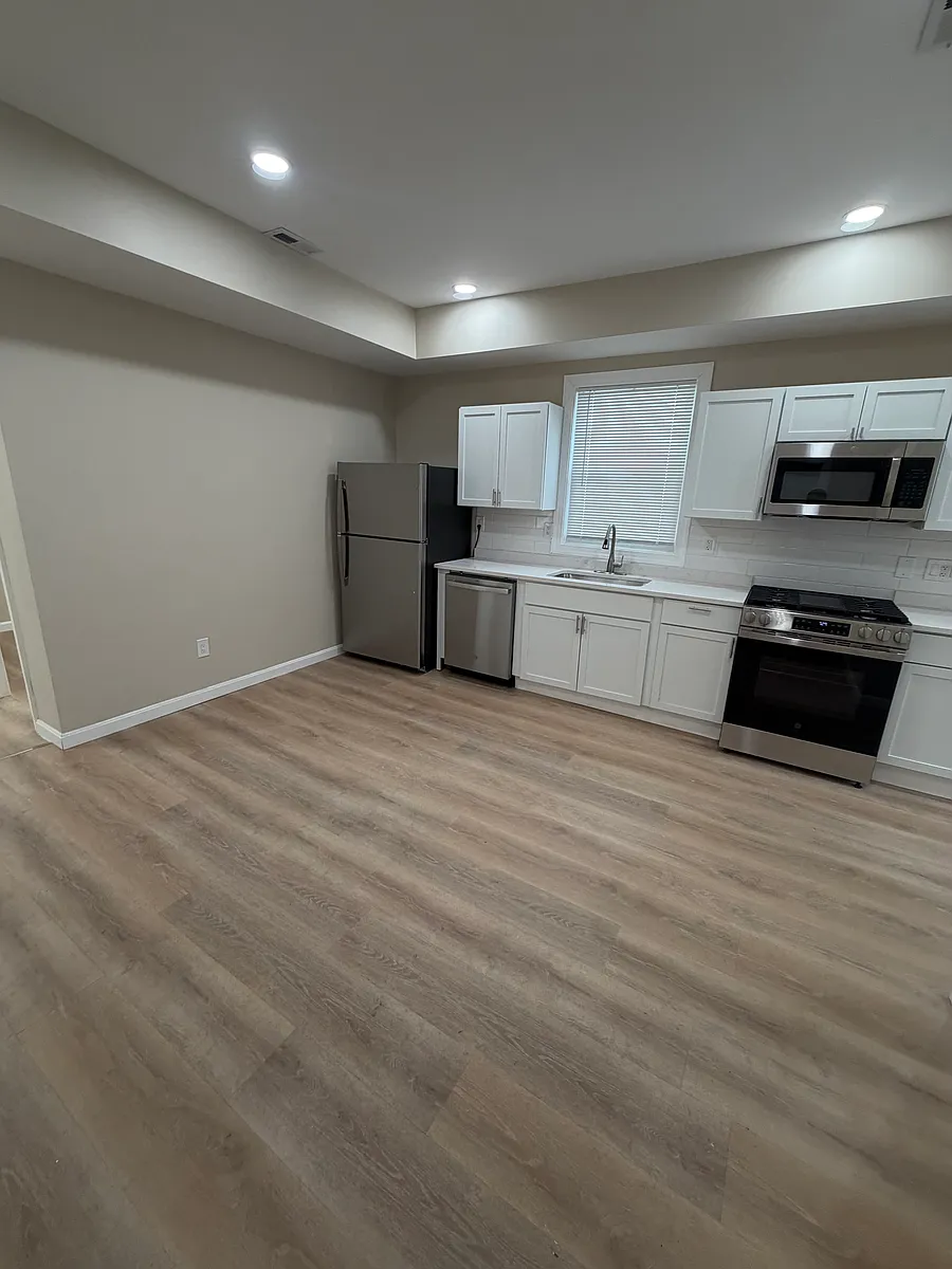 Building Photo - 89 Johnson St #2
