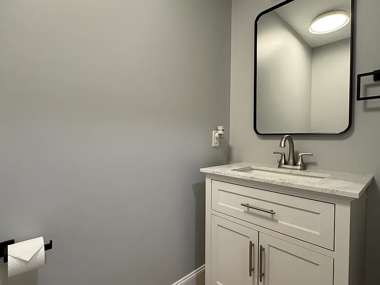 6425 Liberty Rd N — Photo 5