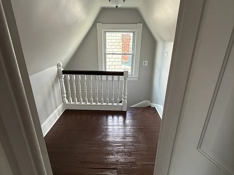 605 E 34th St — Photo 14