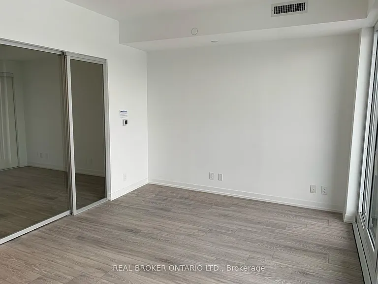 2020 Bathurst St #615 — Photo 17