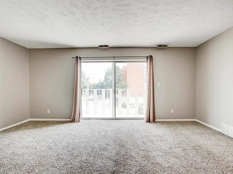 500 S 37th St #207 — Photo 6