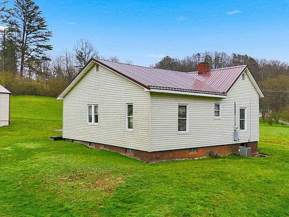 5th image of 1053 The Lake Rd