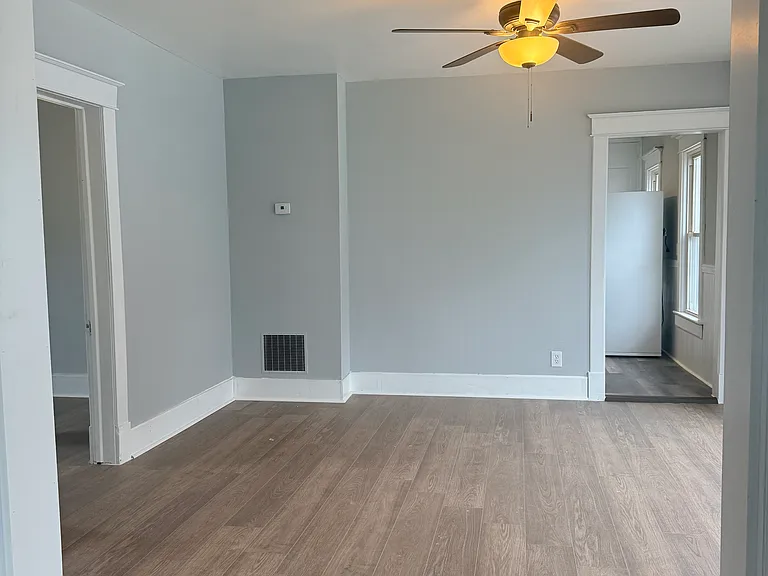 49 Elizabeth St #2 — Photo 9