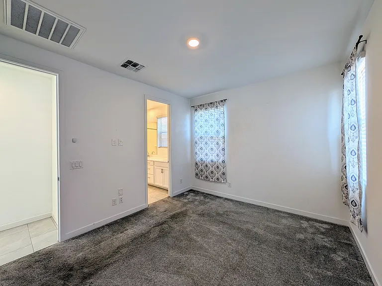 9509 W Sells Dr — Photo 22