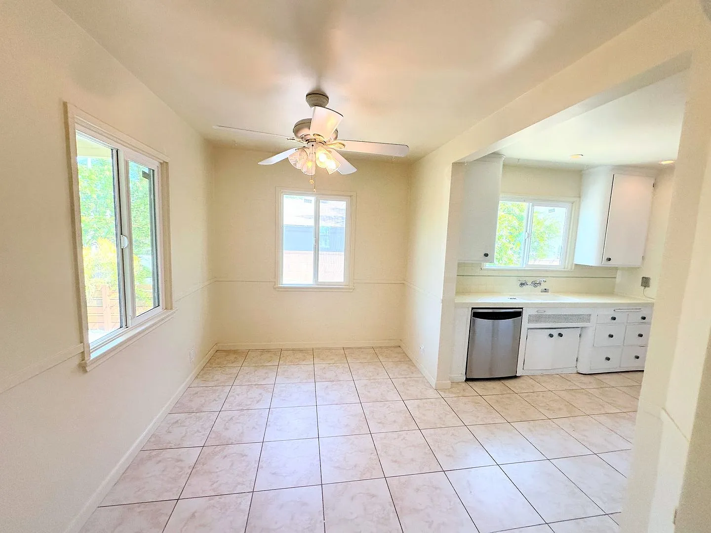 Peaceful Living in Mar Vista Home w/ Spacious Backyard! — Photo 4