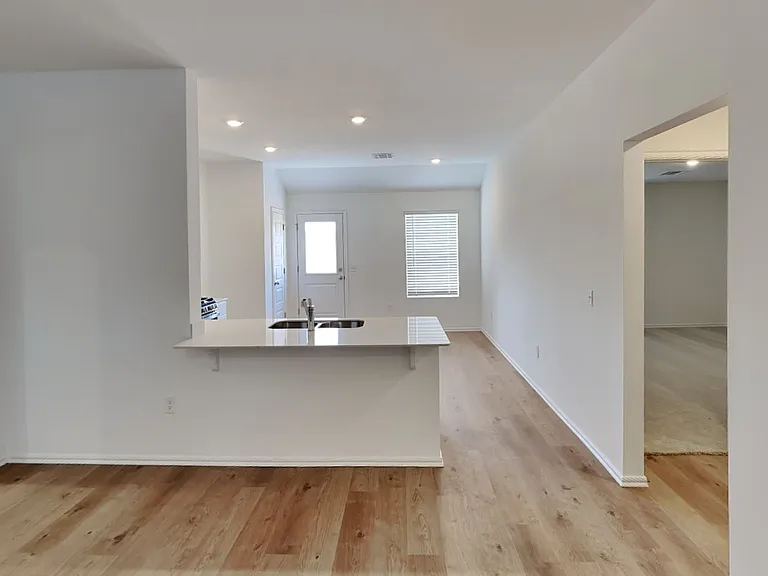 16205 Lovers Ln — Photo 7