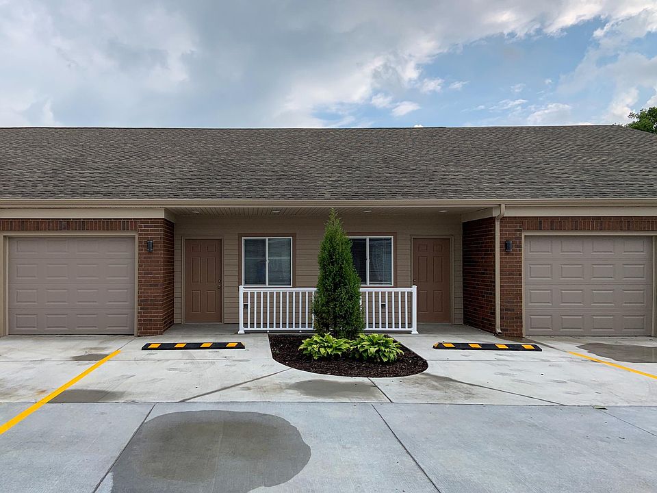Heritage Park Apartments (front view)