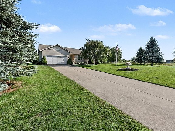 3rd image of 1812 Liberty Woods Rd