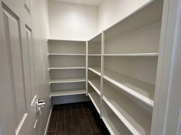 3587 Encino Ave — Photo 6