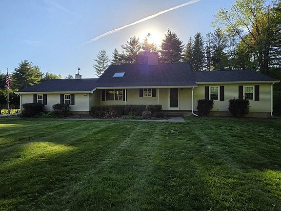 4th image of 758 Country Club Rd