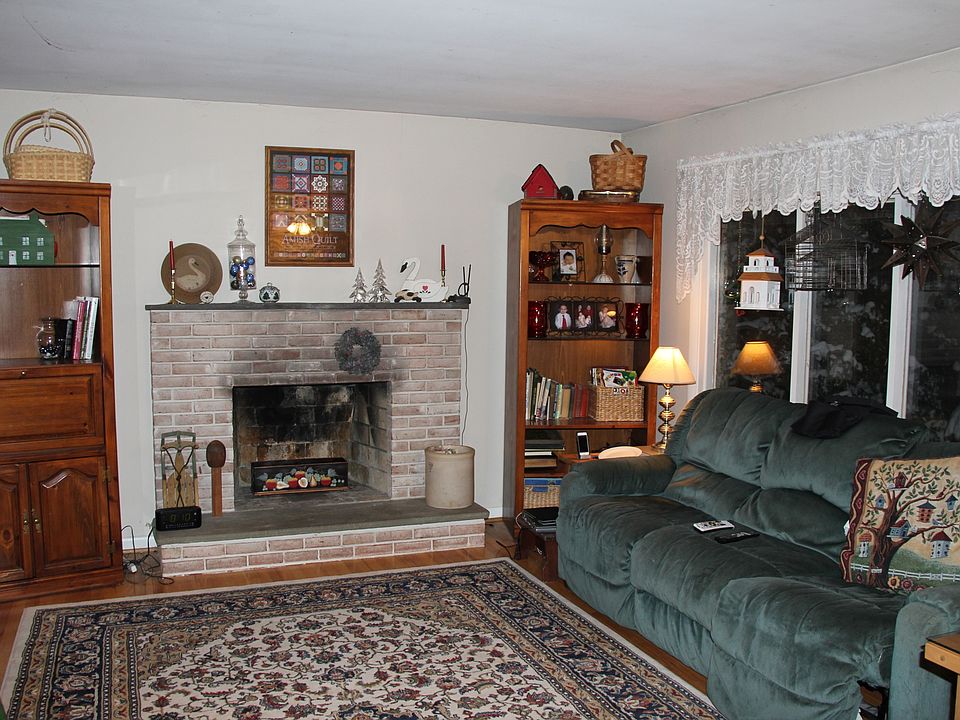 2nd image of 413 Revere Rd