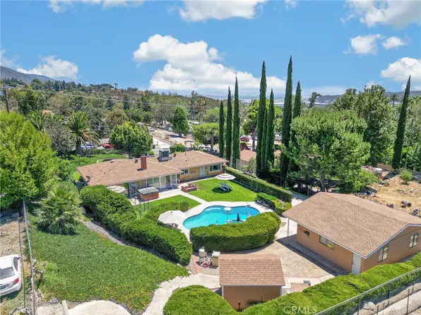 880 Kimbark Ave, San Bernardino, CA 92407