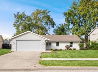 648 Springfield Ct, Roselle, IL 60172