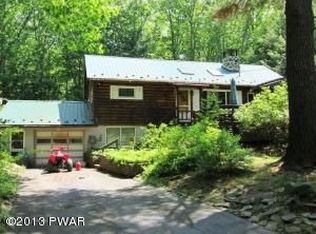 11 Lakeview Dr, Lakeville, PA 18438