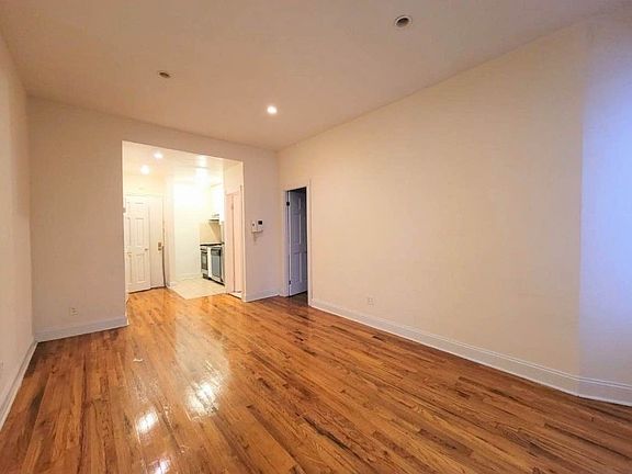 2nd image of 309 E 37th St #3XZ