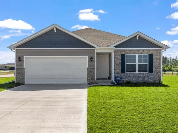 2854 Anne Ln, Hiawatha, IA 52233