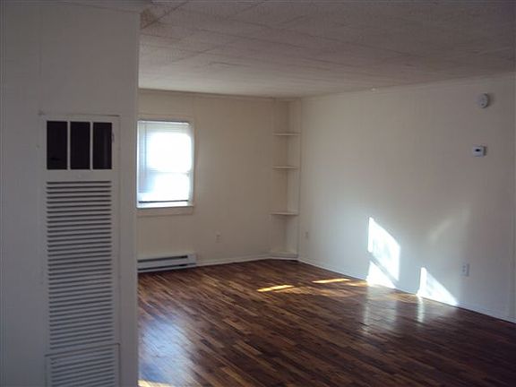 Living Room 15.6 X 21.1