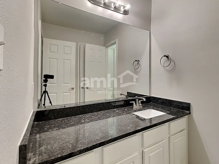 10931 S Falls Ter — Photo 16