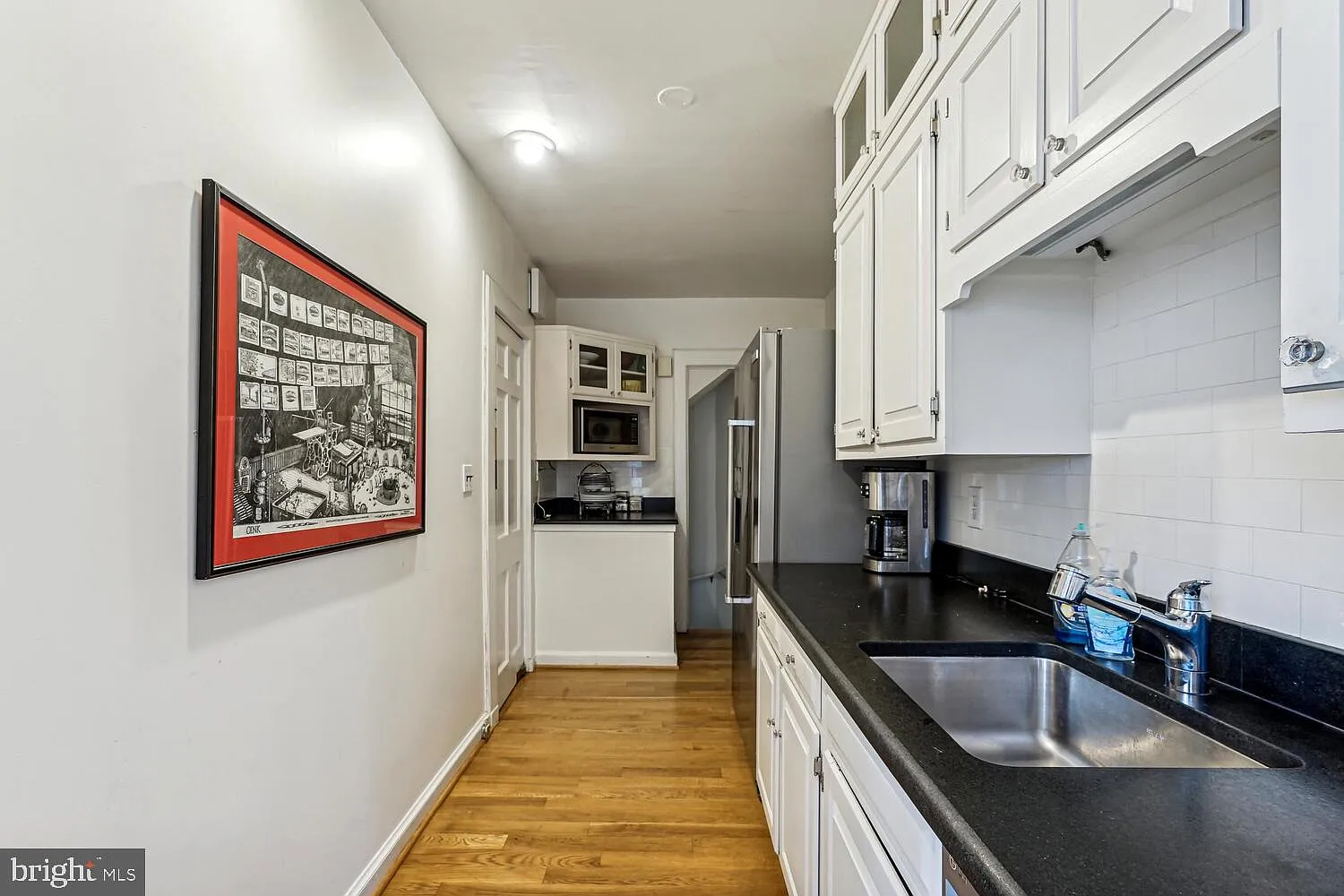 4 bed, 2.0 bath, 2004 sqft, $5,200 — Photo 4