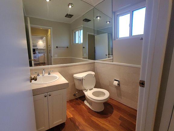 2nd image of 10826 NE 35th Pl #2