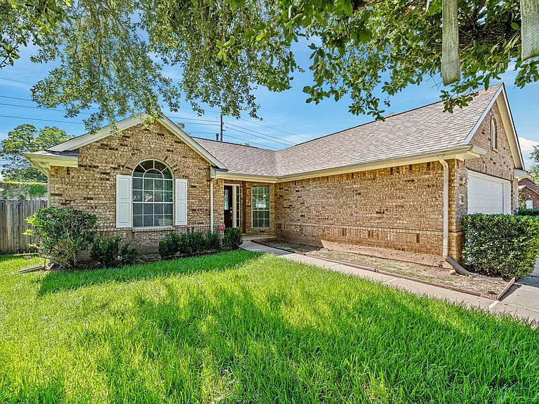12918 Stratford Mill Ln — Photo 3