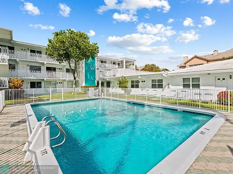 1751 S Ocean Blvd #205W — Photo 2