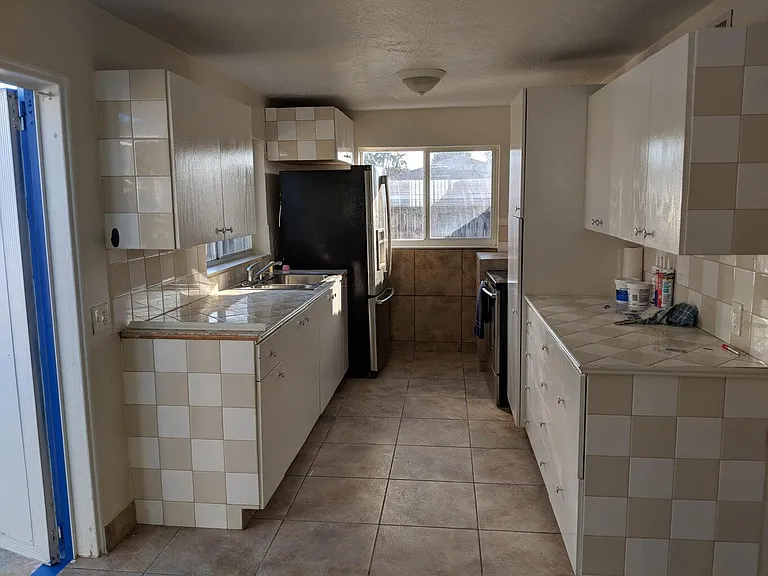 1102 James Rd — Photo 3