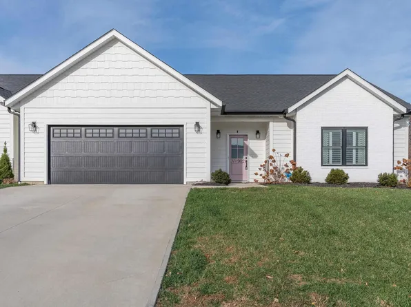 902 Stonehenge Dr, Bedford, IN 47421