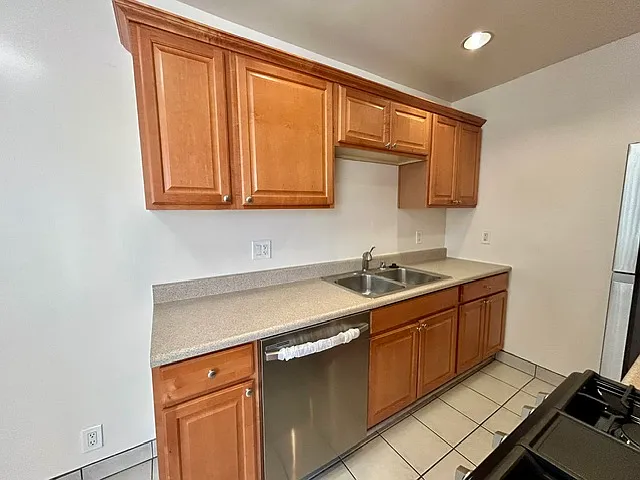 4605 Beethoven St #4605 — Photo 10