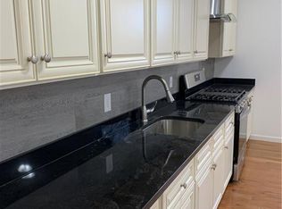 1296 State St #3L, New Haven, CT 06511