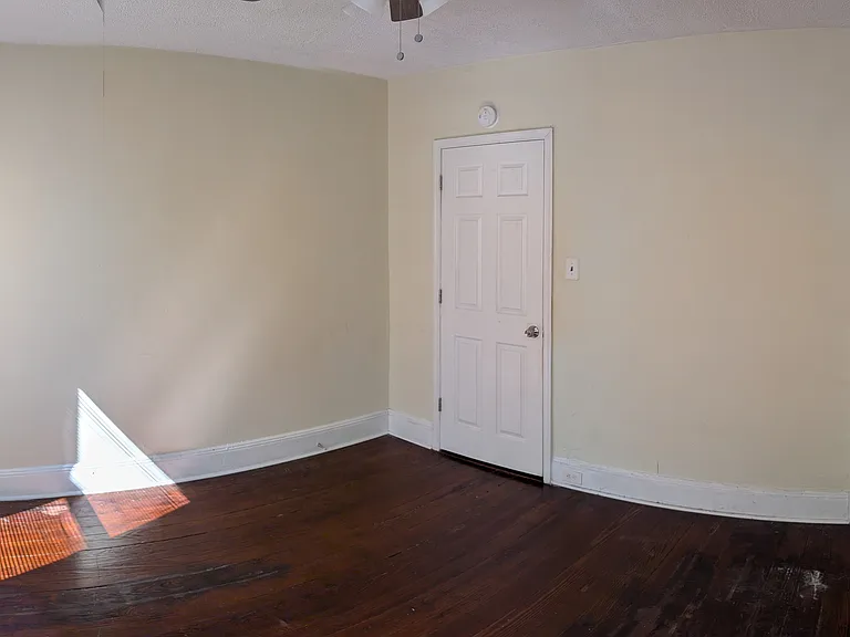 227 E Shedaker St — Photo 3