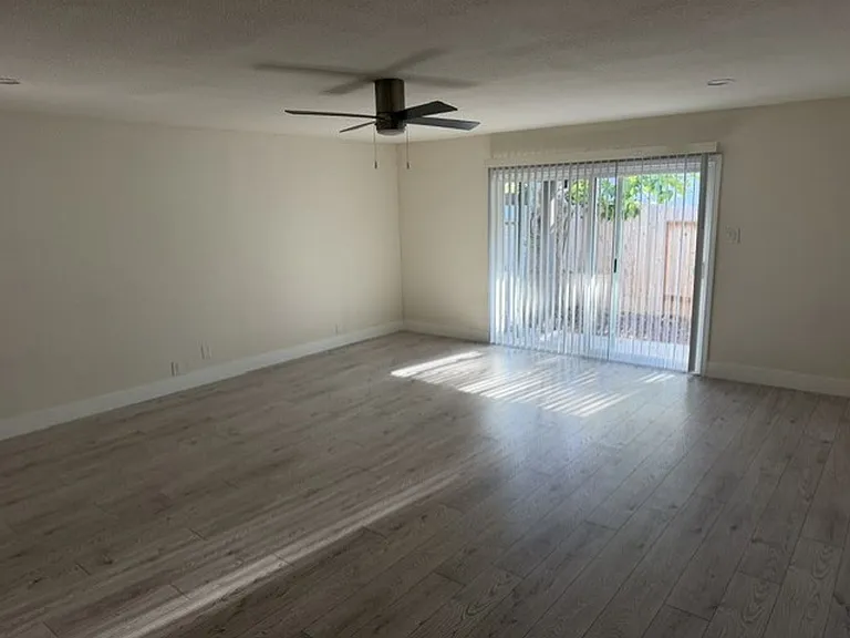 6820 Lincoln Oaks Dr — Photo 8