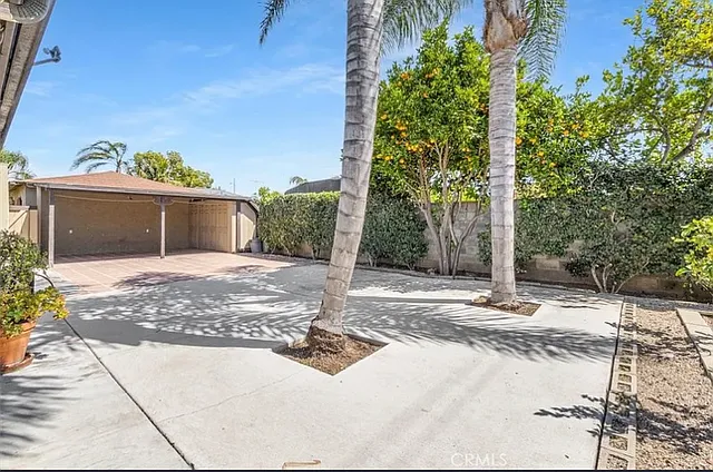 2116 Orange Ave — Photo 5