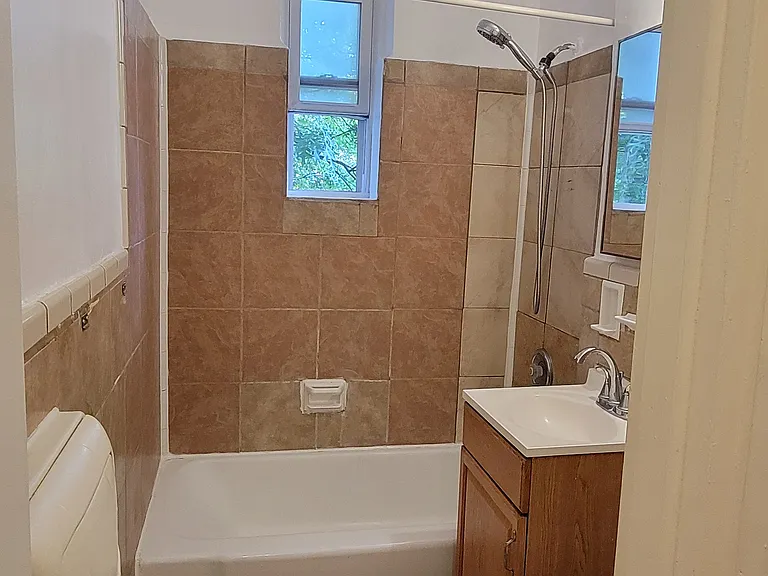 2160 Center Ave #4M — Photo 9