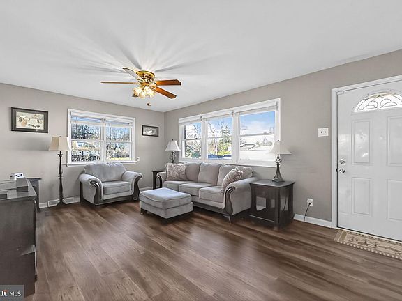 2nd image of 15 Winslow Rd