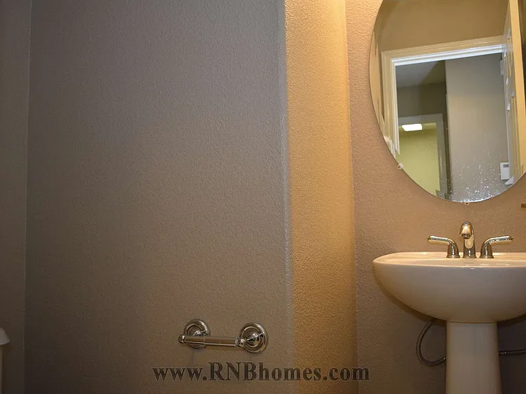 2103 Ferry Cir — Photo 8