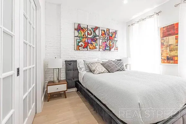 Rented by Real Street Inc | media 7