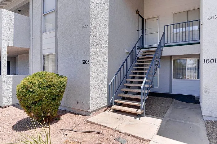 2 bed, 2.0 bath, 1038 sqft, $1,285 — Photo 4