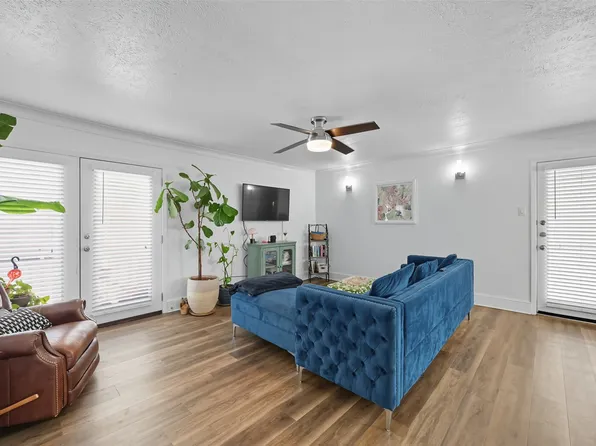 5927 E University Blvd APT 221, Dallas, TX 75206