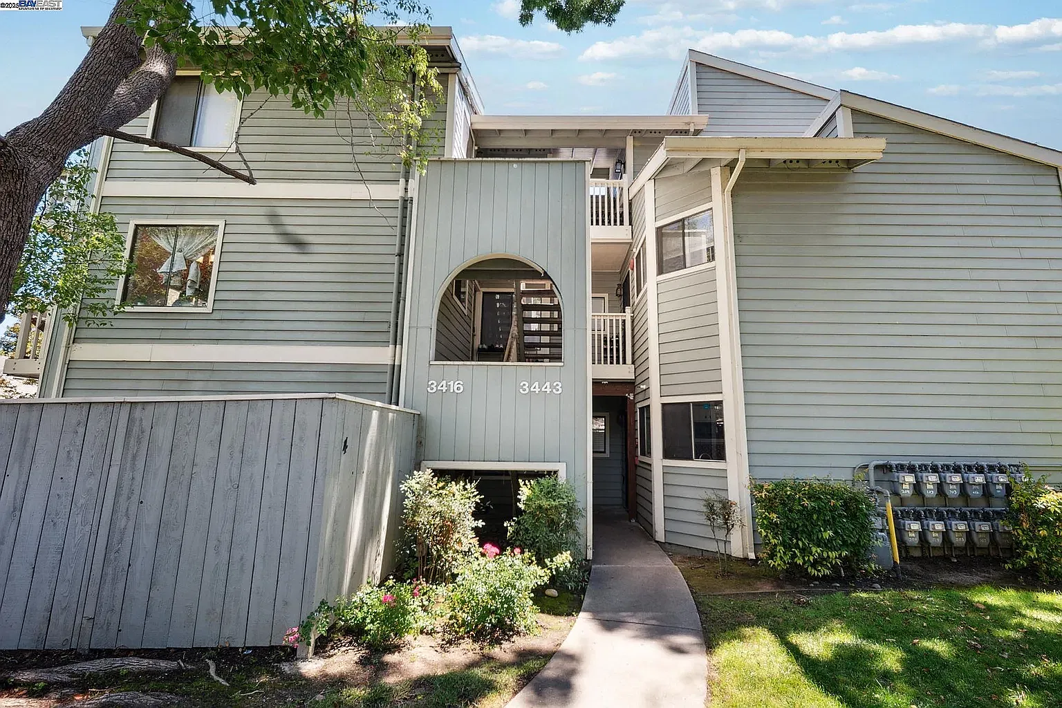 2 bed, 936 sqft, $2,995 — Photo 1