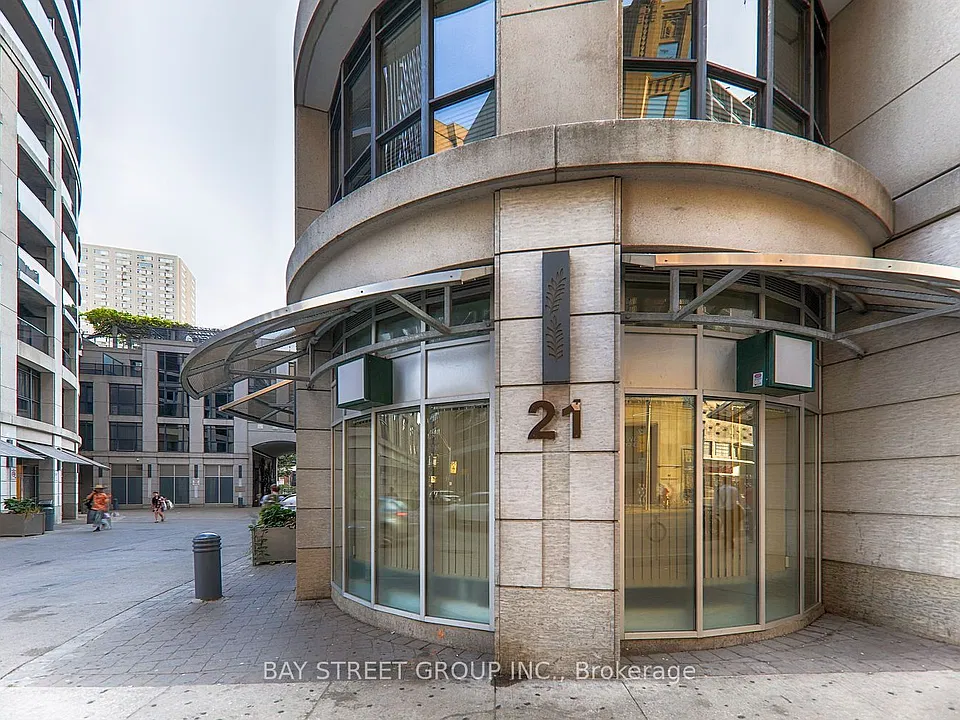 21 Carlton St #2107