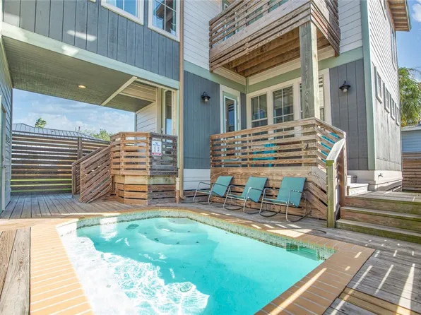 147 W Brundrett Ave, Pt Aransas, TX 78373