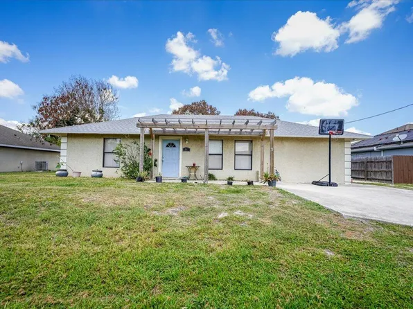 667 SE Faith Terrace, Port St Lucie, FL 34983