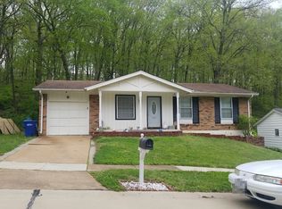 1223 Green Knoll Dr, Fenton, MO