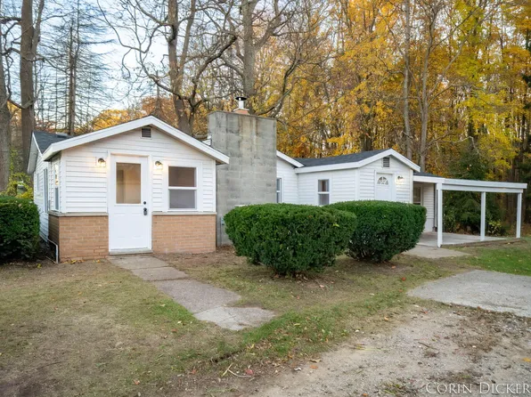 69429 M 43, South Haven, MI 49090