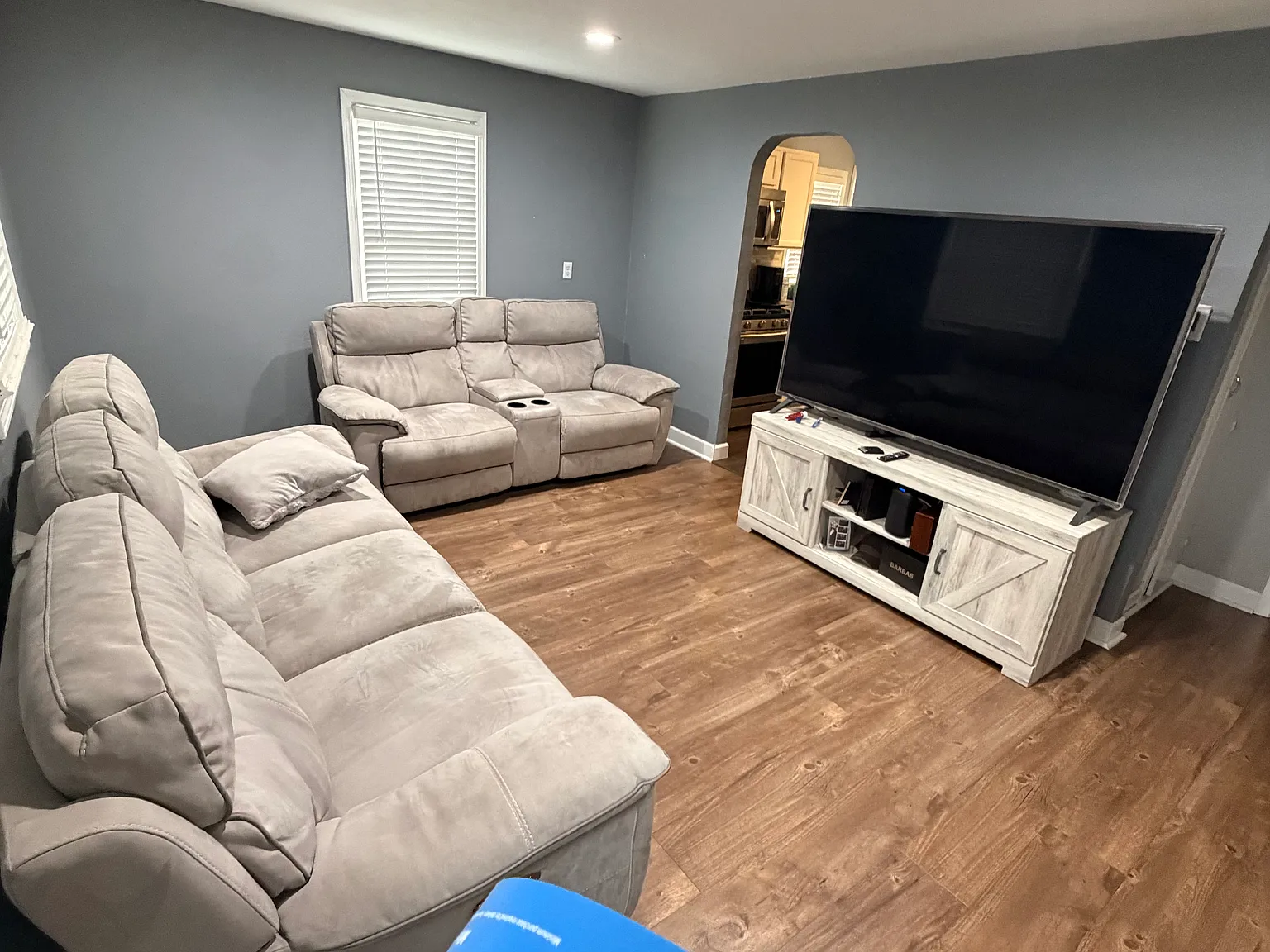 3 bed, 936 sqft, $1,300 — Photo 3