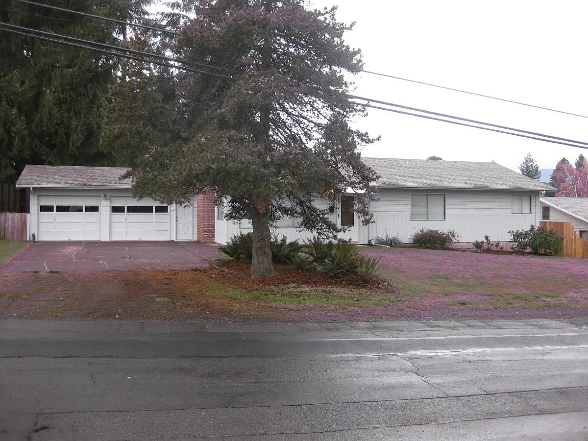 2440 Gales Way photo 1