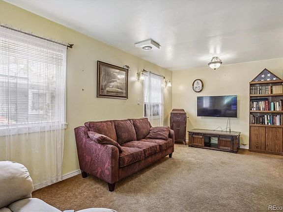 5th image of 8990 Poze Blvd